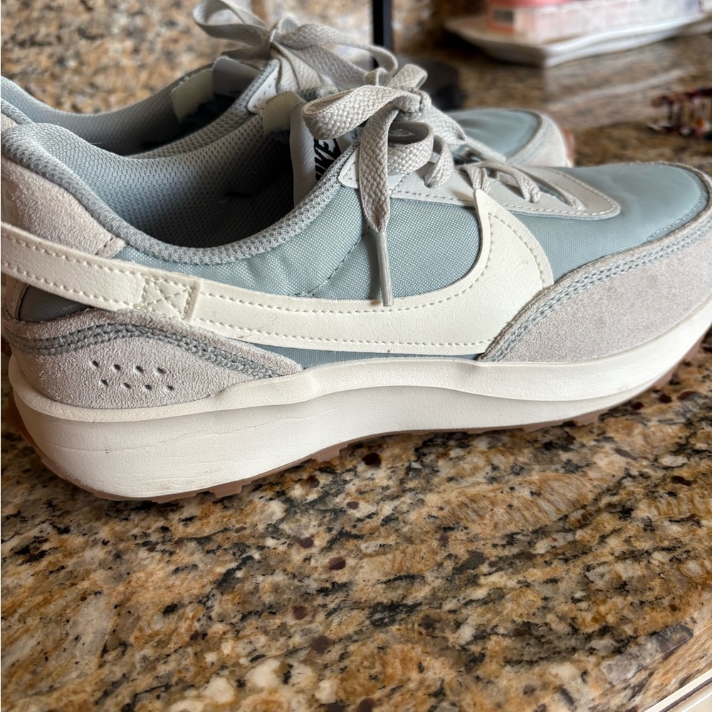 Nike Women's Waffle Debut Sz 7.5